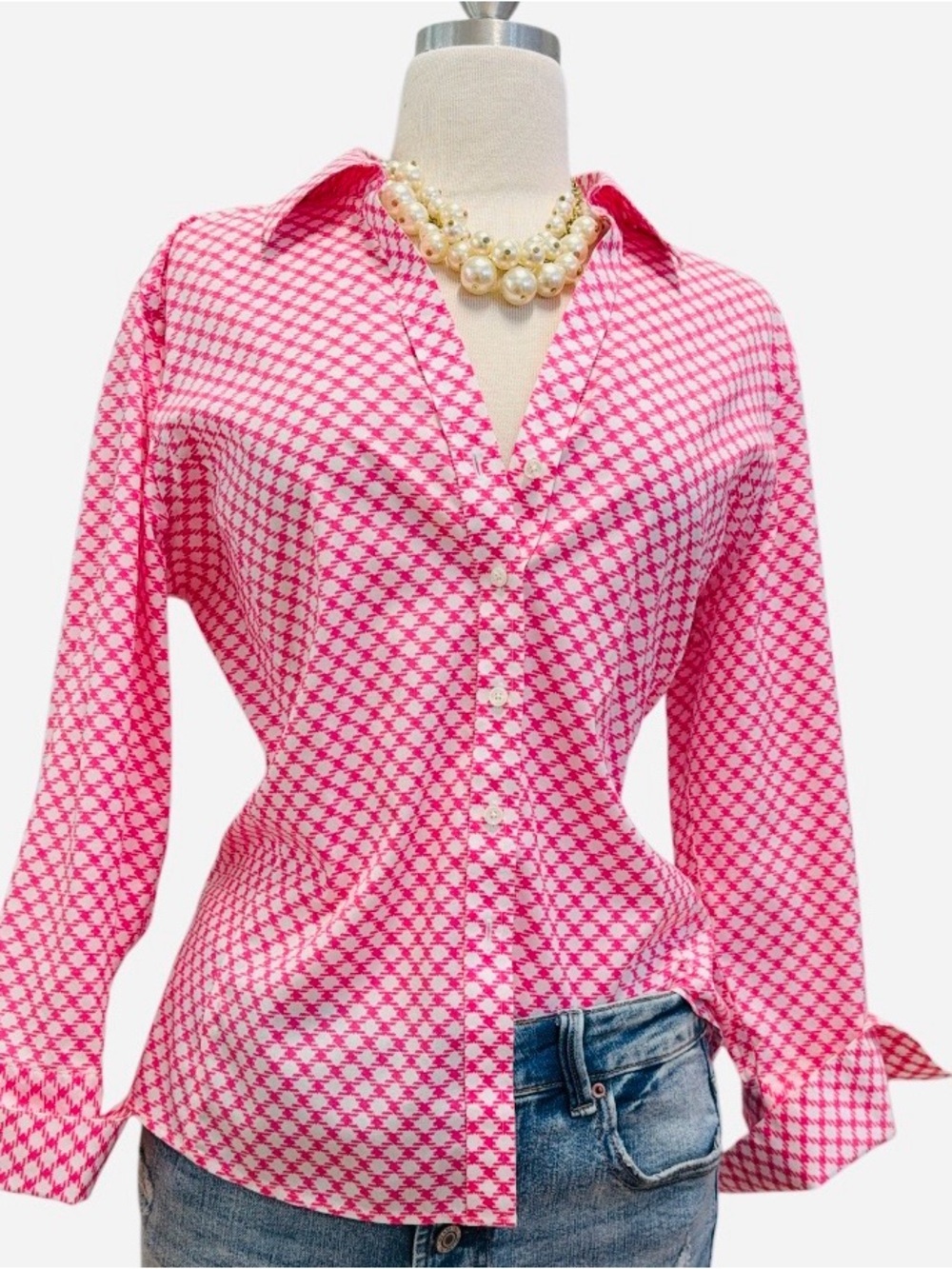 TALBOT’S - Wrinkle resistant Pink Geometric Button-Down Shirt